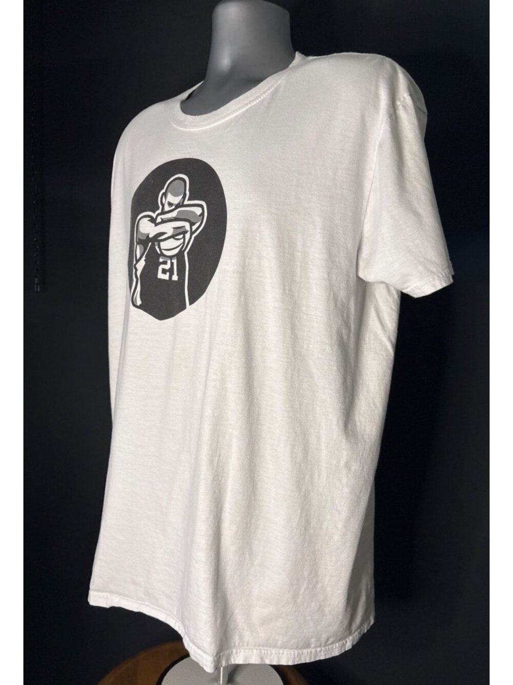 San Antonio Spurs Tim Duncan #21 Legendary Basketball White T-Shirt 2016 Mens XL - Picture 3 of 12